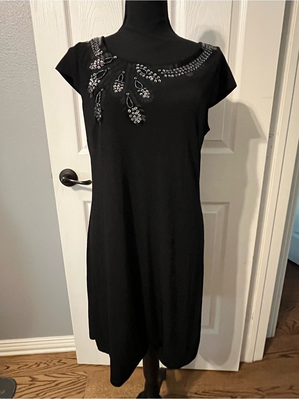 Forever 21 Black Embellished Cap-Sleeve Midi Dress
